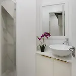 Апартаменти Petite Charm In Old *