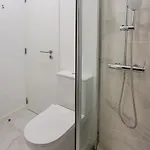 Petite Charm In Old * Лісабон