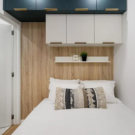 Petite Charm In Old Apartamento *