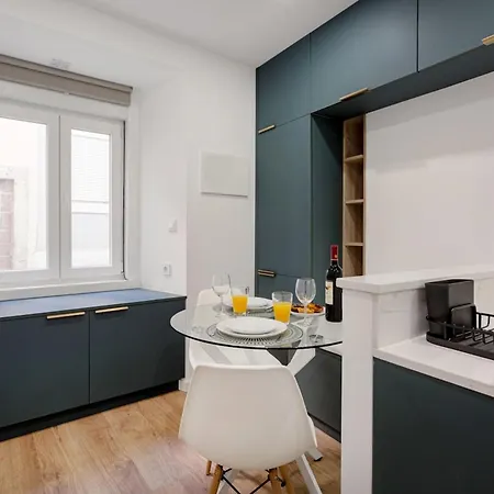 Petite Charm In Old Apartamento *